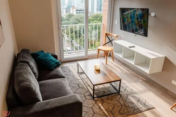 Bright 1BR Balcony & View