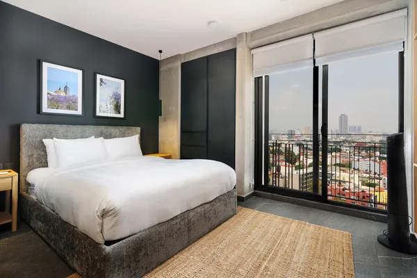 Enchanting Loft w/ Balcony in Tabacalera