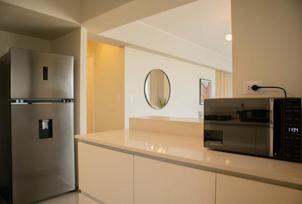 Modern 3BR w/ Balcony Near Kennedy Park