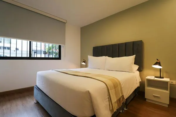 Spacious & Elegant 2BR w Terrace in Miraflores