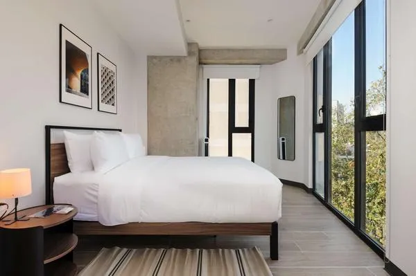 Deluxe 3BR w/ Balcony in Interlomas