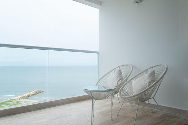 Lovely Loft with Beachfront Balcony in Crespo