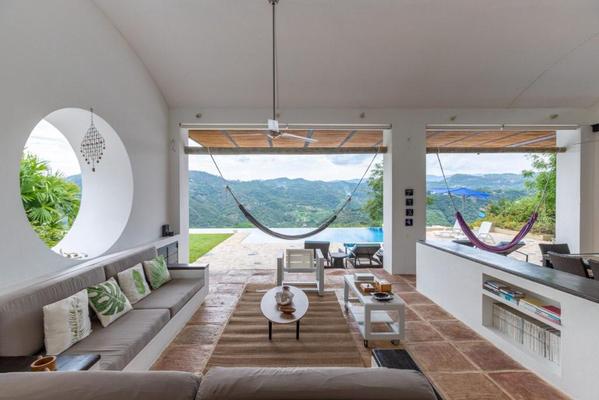 Majestic 4BR Villa w/ Pool at Mesa de Yeguas