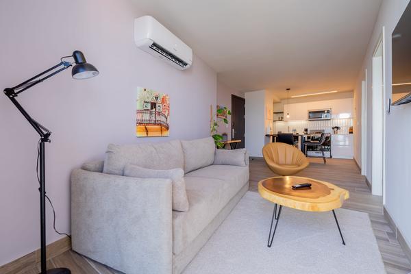 Spectacular 1BR with Balcony in Casco View