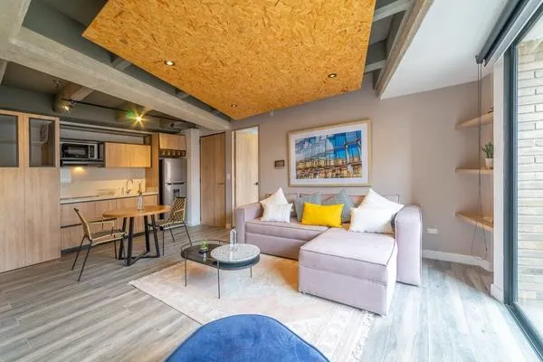Industrial 1BR In Zona G