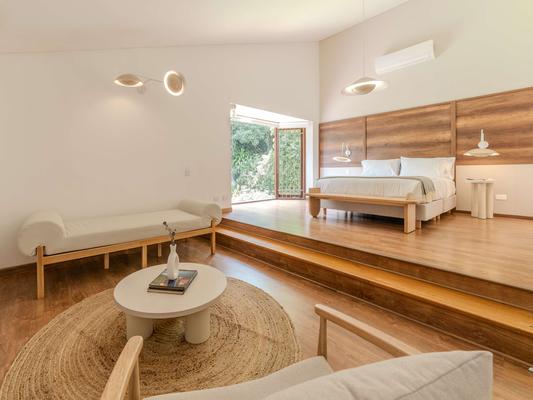 Marvelous 5BR home with Jacuzzi in El Poblado