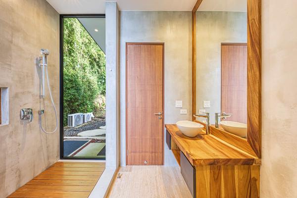 Stylish 3BR Villa w/ Stunning Terrace Views