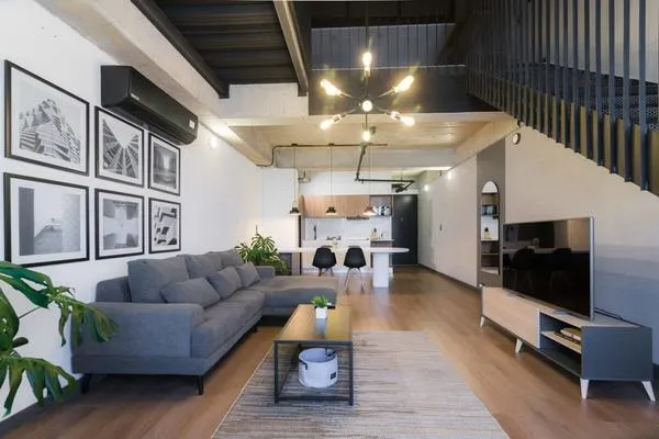 Stunning Duplex w/ ac and balcony in Laureles