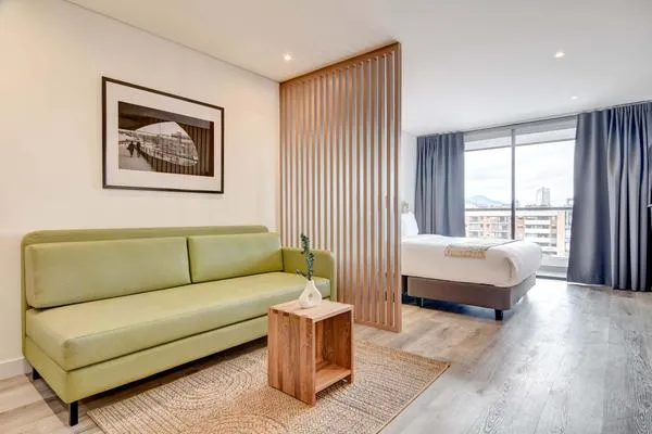 Chic Loft w/ Balcony in Santa Bárbara