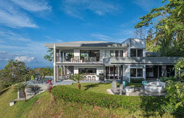 Luxury 3BR Rainforest Villa w/ Oceanview Pool