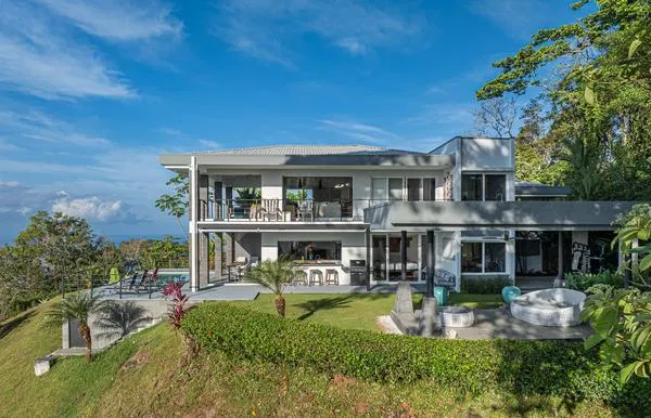 Luxury 3BR Rainforest Villa w/ Oceanview Pool