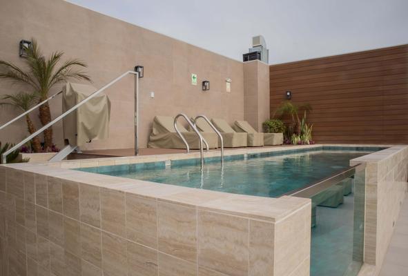 Oceanview 2BR Apartment w/ Pool in Barranco