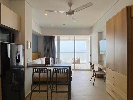 Lovely 1BR w/ Ocean View in Crespo
