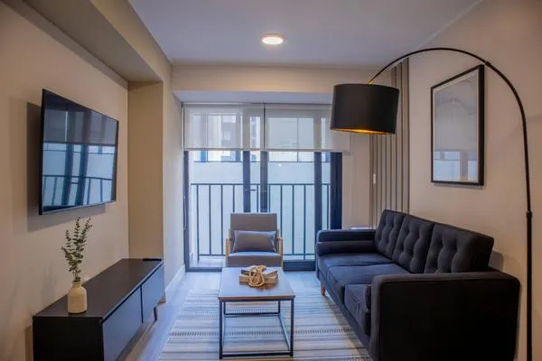 Startling w/Balcony 1BR in Miraflores