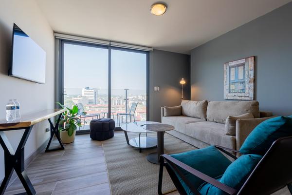 Extraordinary 1BR with Balcony in Casco View