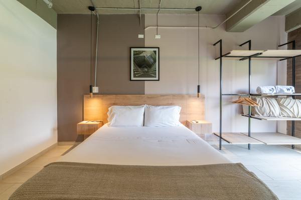 Contemporary Loft w/ AC and hammock in Laureles