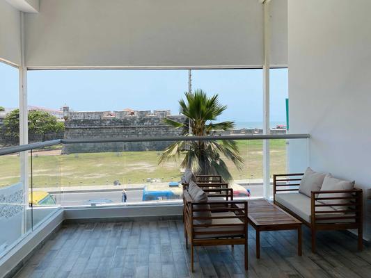 Lovely 2BR w/ Balcony and Balcony near C. Amurallada
