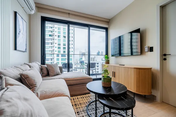 Luxury 1BR w/ Balcony & View in San Francisco