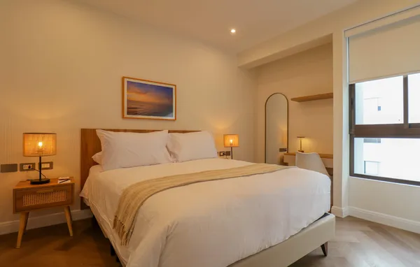 Designer 2BR Stay w/ Balcony in Miraflores