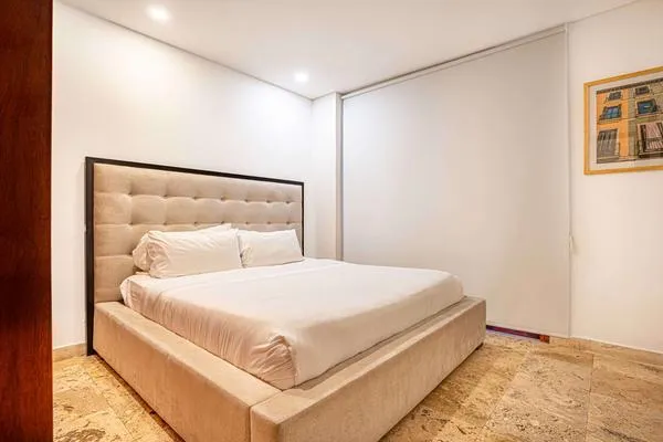 Luxury 2BR w/ AC in Ciudad Amurallada