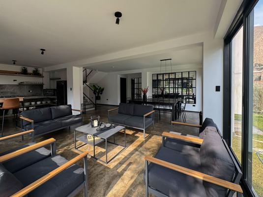Elegant 7BR Home w/ Pool in Santa Eualia