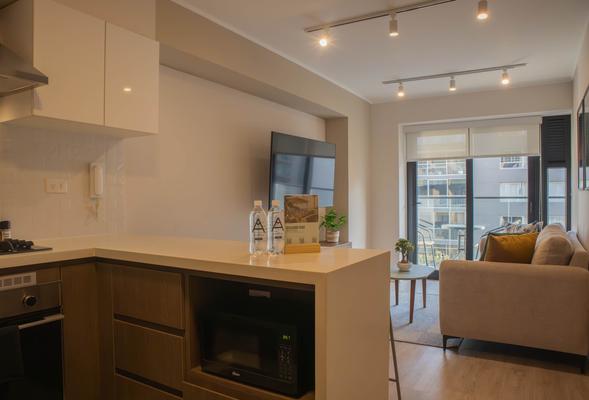 Cozy 2BR w/ Balcony in Miraflores