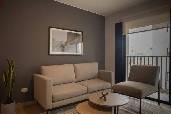 Fresh 1BR w/ Balcony in Miraflores