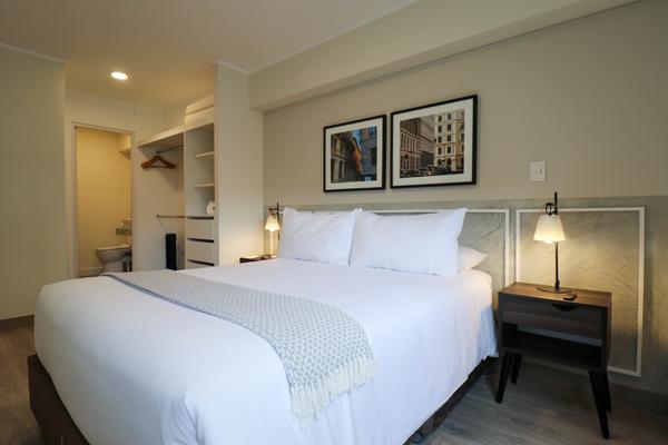 Classy 2BR with Balcony in Miraflores