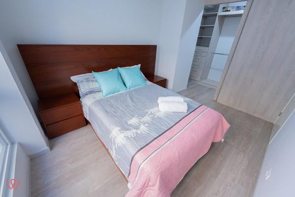 Enrique Barrón / Estudio Centrico Edif BamHouse