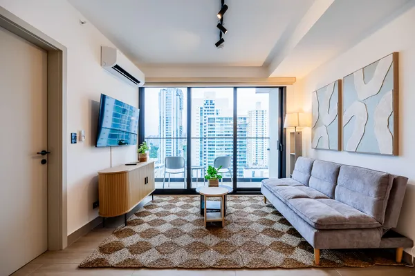 Elegant 2BR w/ Balcony & AC in San Francisco