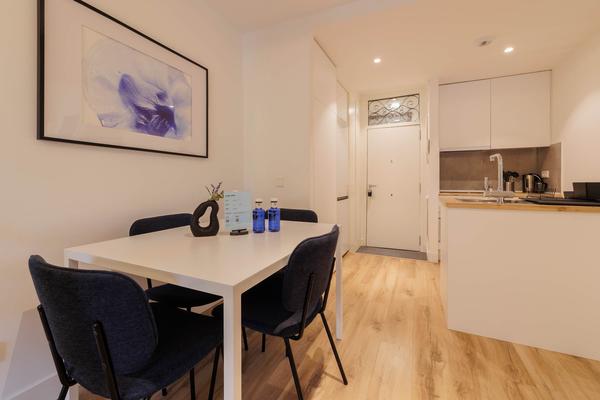 Modern 2BR at Palacio Real