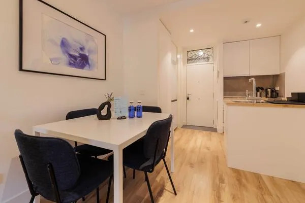 Modern 2BR at Palacio Real