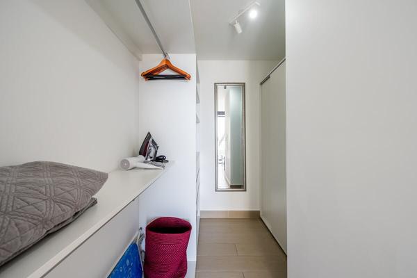 Warm 1BR in San Francisco w/ Balcony