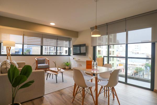 Fancy 2BR with Balcony in Miraflores