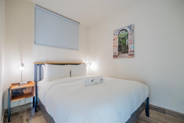 Beautiful 1BR w/ Balcony in Casco View