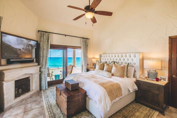 Exclusive 9BR Villa w/ Pool & Jacuzzi