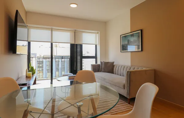 Charming 2BR w/ Balcony & View in Miraflores
