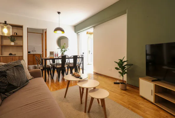 Warmwood & Bright 2BR in Miraflores