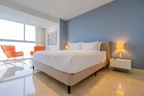 Serene 1BR w/ Balcony in YOO