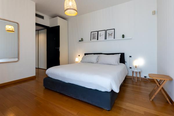 Bright Navigli Apartment with Canal view