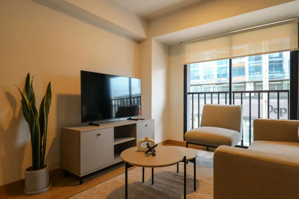 Deluxe 2BR w/ Perfect Balcony in Miraflores