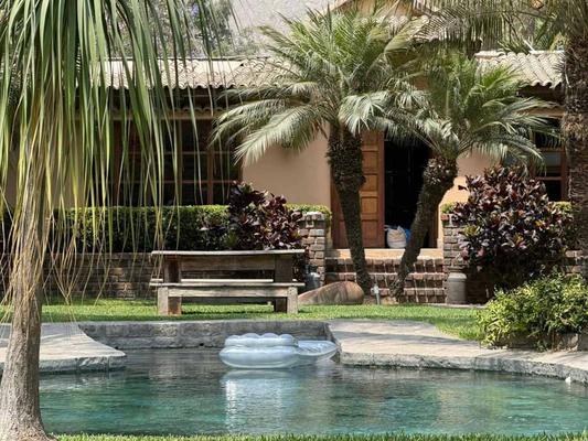 Spacious 5BR Retreat Pool, BBQ & Games