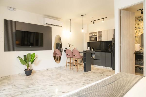 Modern 3BR AC Steps from Ciudad Amurallada