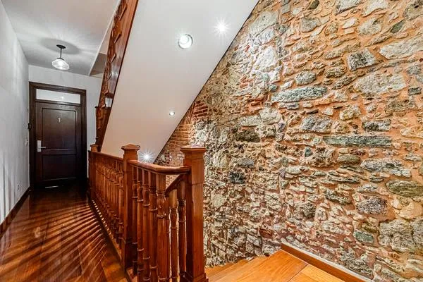 Grandiose 1BR with Balcony in Plaza Herrera