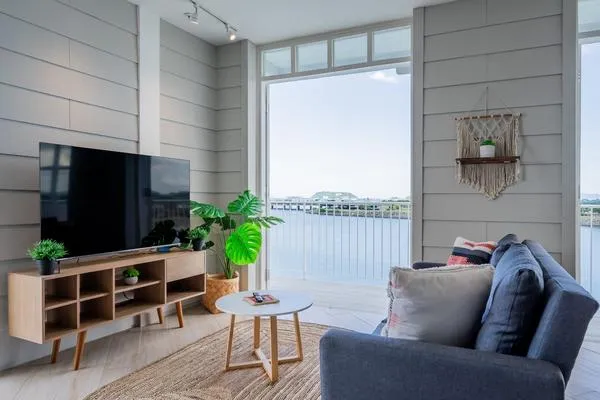 Roomy 1BR in Casco Antiguo w/ Balcony