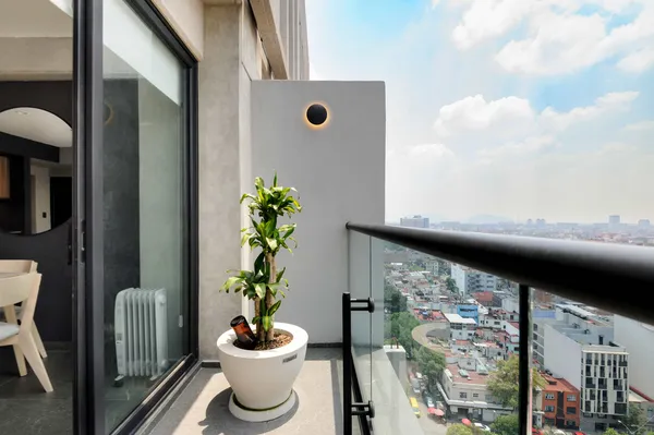 Calm & Cozy 1BR w/ Balcony in Tabacalera