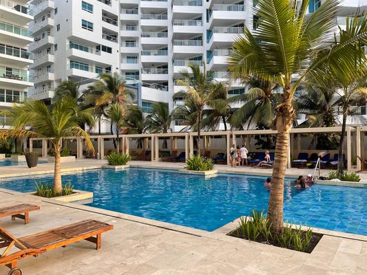 Luxury 2BR w/ Balcony in Sunset Beach