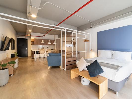 Astounding Loft w/ AC  in Laureles