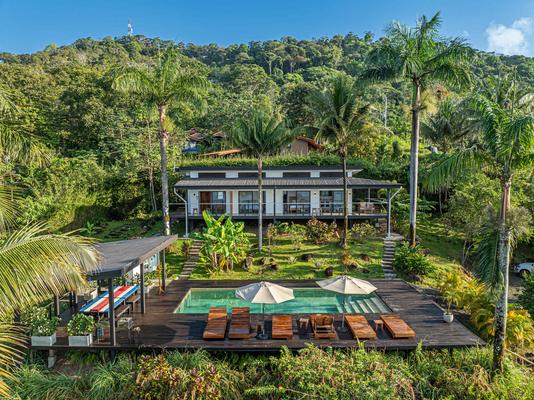 Chic 2BR Villa in Jungle Retreat Near Uvita & Dominical