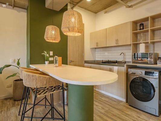 Divine Loft w/ balcony and ac in Laureles